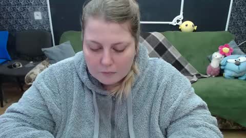 Snapshot of josiesun771 chatting on March 1, 10:34 am josiesun771 online show from March 1, 10:34 am