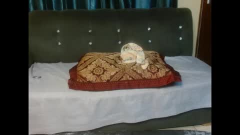 jovially queen online show from March 7, 5:49 pm