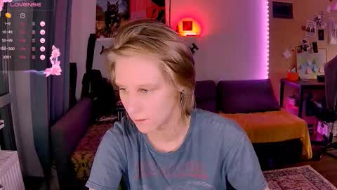 joy_keys online show from December 3, 2:40 pm