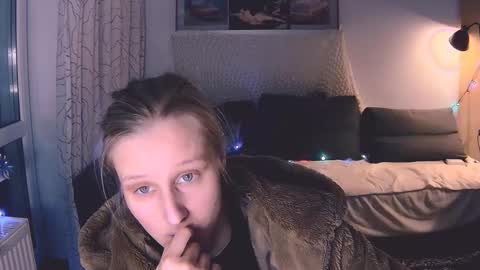 joy_keys online show from December 16, 4:38 pm