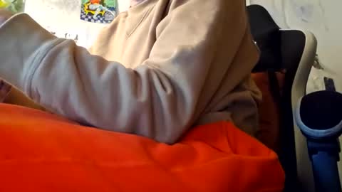 Snapshot of ju537705 chatting on October 31, 8:48 am ju537705 online show from October 31, 8:48 am