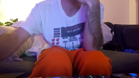 Snapshot of ju537705 chatting on October 3, 5:05 am ju537705 online show from October 3, 5:05 am