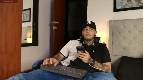 juan_alvarez18 online show from June 1, 5:09 am