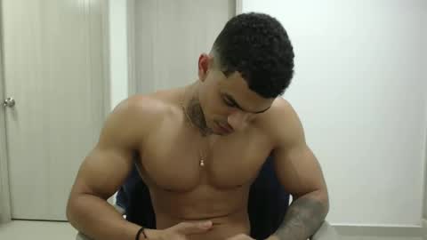 juan_gomez_1 online show from March 10, 11:23 am