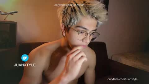 . online show from April 1, 6:27 pm