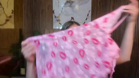 JUANITA online show from April 5, 11:40 am