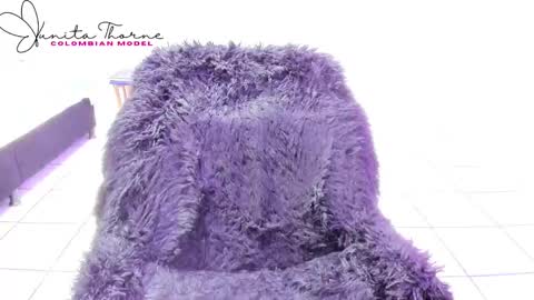 Snapshot of juanita_thorne chatting on September 27, 2:42 am            online show from September 27, 2:42 am
