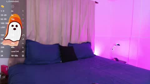 Blue online show from October 6, 3:41 pm