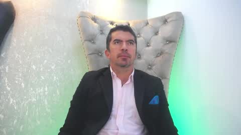 Juan k online show from April 22, 1:40 pm