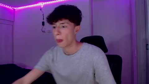 juanmres online show from February 5, 12:36 am