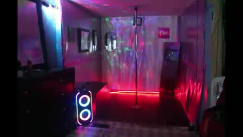 juicyjayxxx69 online show from November 3, 3:51 am