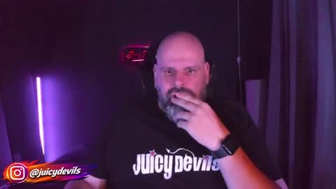 JuicyLounge online show from August 8, 7:35 pm