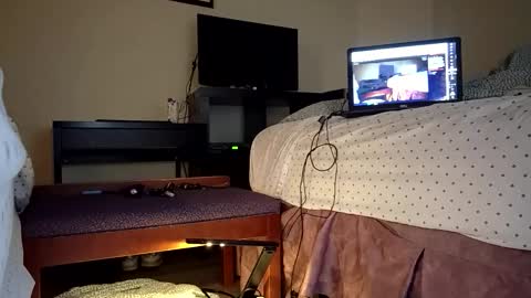 juicystraw online show from October 15, 4:05 am