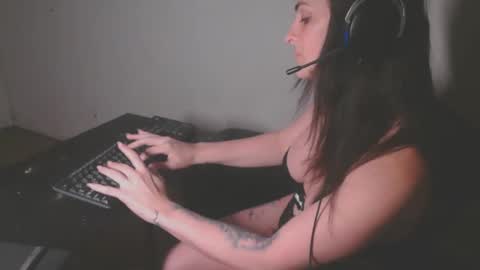 juju16be online show from April 15, 5:55 am