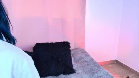 Jules and Gia online show from November 3, 7:04 pm