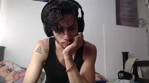 Snapshot of julfigo chatting on February 14, 2:44 pm Julfigo online show from February 14, 2:44 pm