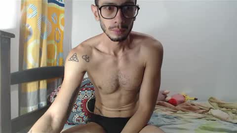 Snapshot of julfigo chatting on February 25, 12:27 pm Julfigo online show from February 25, 12:27 pm