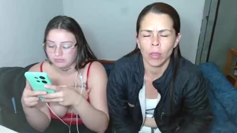 Snapshot of juli_69 chatting on February 13, 12:02 am  Juliana Torres  online show from February 13, 12:02 am