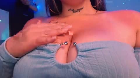 Snapshot of juli_69 chatting on March 12, 10:17 pm  Juliana Torres  online show from March 12, 10:17 pm