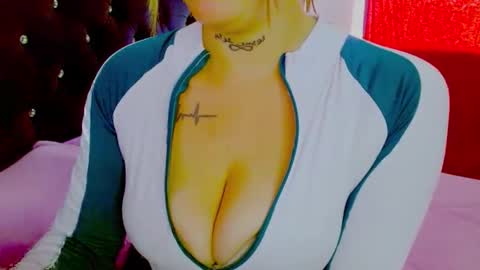 Snapshot of juli_69 chatting on October 29, 7:47 pm  Juliana Torres  online show from October 29, 7:47 pm