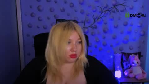 juli kisss online show from May 14, 3:10 pm