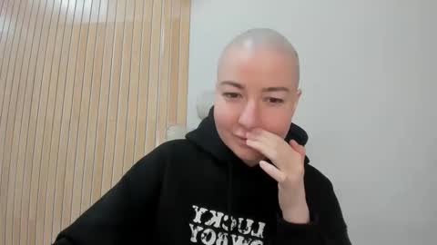 julia bright online show from April 10, 2:22 pm