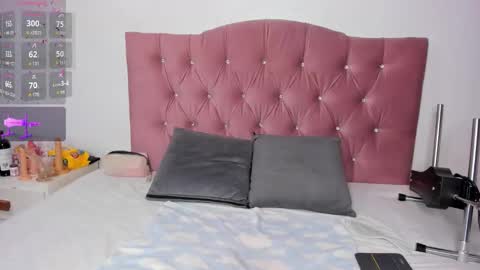 Julia online show from November 28, 3:47 am