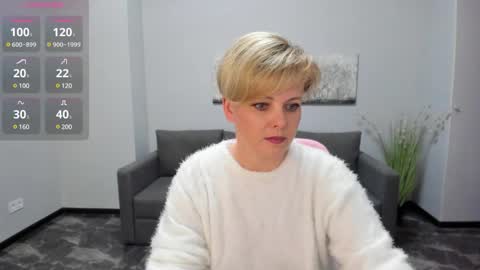 Snapshot of julia_wilsons chatting on January 16, 12:52 pm Julia online show from January 16, 12:52 pm