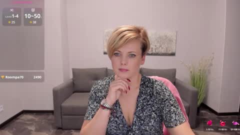 Snapshot of julia_wilsons chatting on February 11, 3:18 pm Julia online show from February 11, 3:18 pm