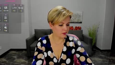 Snapshot of julia_wilsons chatting on February 18, 12:49 pm Julia online show from February 18, 12:49 pm