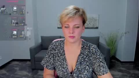 Snapshot of julia_wilsons chatting on January 14, 2:11 pm Julia online show from January 14, 2:11 pm