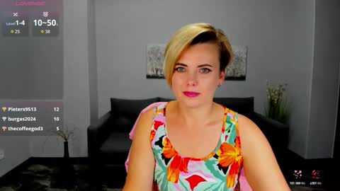 Snapshot of julia_wilsons chatting on September 11, 12:17 pm Julia online show from September 11, 12:17 pm