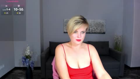 Snapshot of julia_wilsons chatting on September 23, 12:21 pm Julia online show from September 23, 12:21 pm