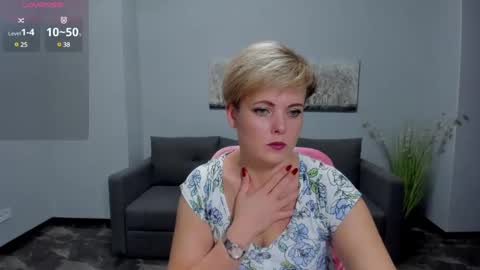 Snapshot of julia_wilsons chatting on January 24, 6:57 am Julia online show from January 24, 6:57 am