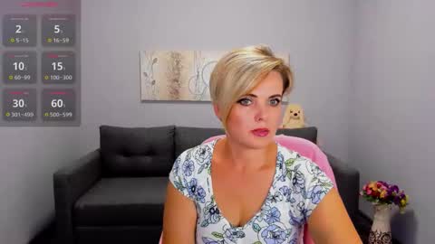 Snapshot of julia_wilsons chatting on September 9, 12:05 pm Julia online show from September 9, 12:05 pm