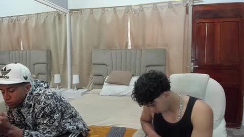 Snapshot of julian_billy chatting on March 11, 2:51 pm julian billy online show from March 11, 2:51 pm