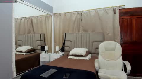 Snapshot of julian_billy chatting on February 5, 11:34 am julian billy online show from February 5, 11:34 am