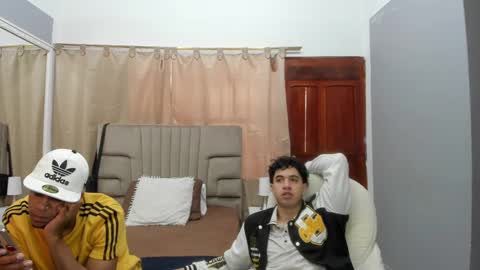 Snapshot of julian_billy chatting on February 10, 2:59 pm julian billy online show from February 10, 2:59 pm