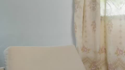 julian_wallace1 online show from July 2, 6:35 pm