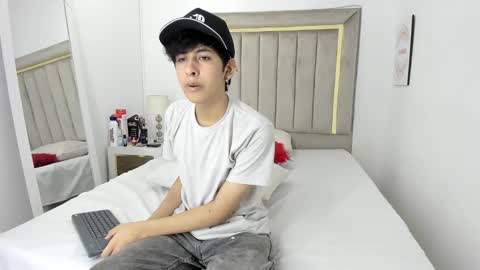 Julian online show from January 5, 7:17 pm