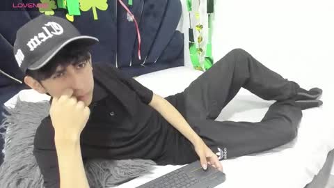 Julian online show from March 3, 9:00 pm