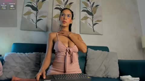 Juli  online show from November 13, 12:52 pm