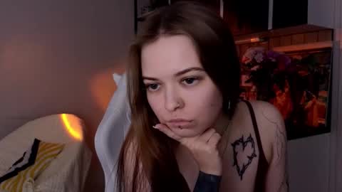 julidropp online show from March 10, 6:01 pm