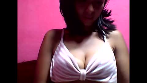 julie0612 online show from February 8, 6:55 pm