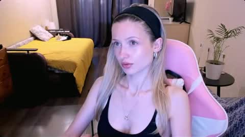 Julie online show from July 5, 3:52 pm