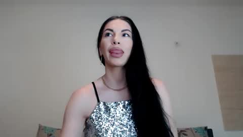 julie_queenxx online show from February 9, 2:15 am