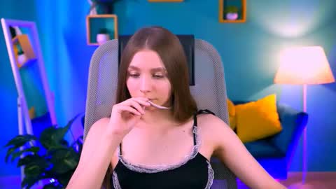 juliedaniel online show from March 12, 9:57 am