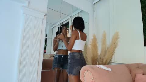 Juli online show from November 2, 7:36 pm