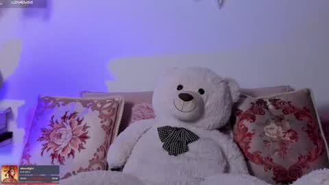 Juli  online show from November 27, 4:20 am