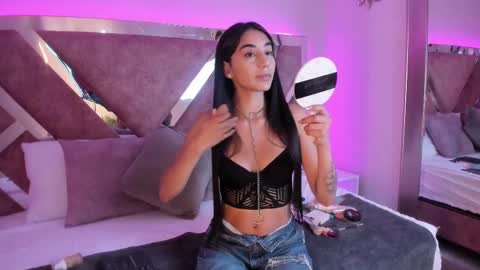 Julieta online show from March 6, 1:57 pm